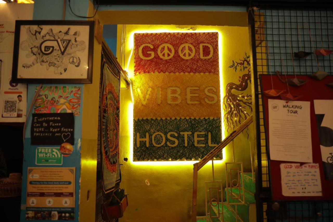 Good Vibes Hostel Varanasi Ngoại thất bức ảnh
