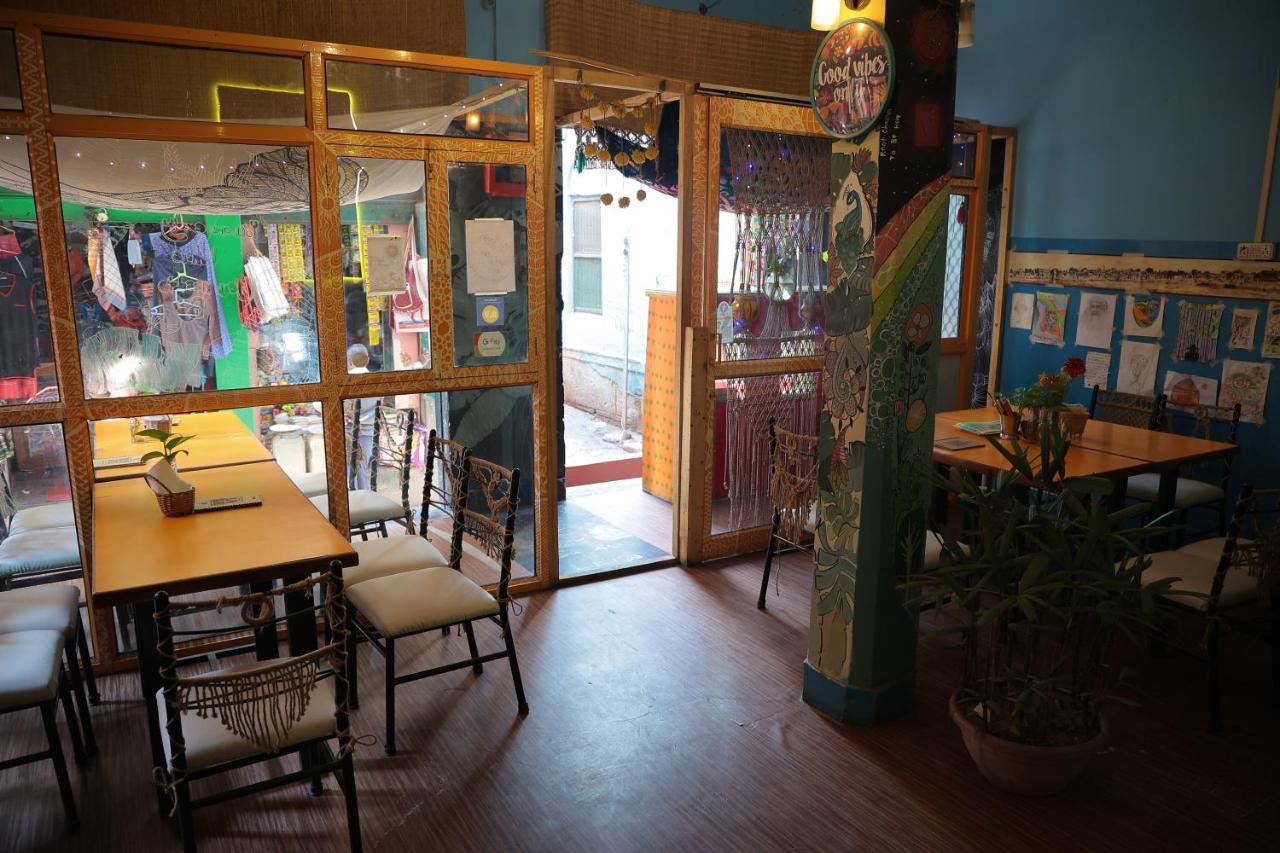 Good Vibes Hostel Varanasi Ngoại thất bức ảnh