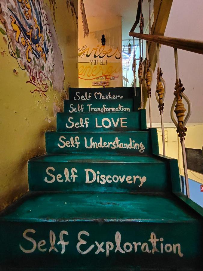 Good Vibes Hostel Varanasi Ngoại thất bức ảnh