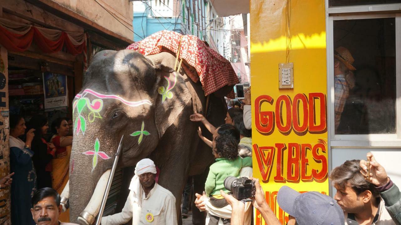 Good Vibes Hostel Varanasi Ngoại thất bức ảnh